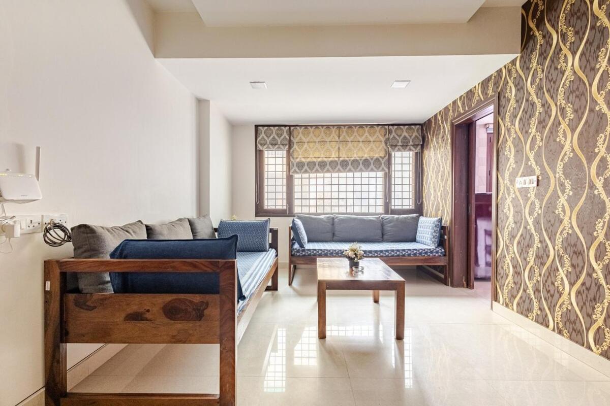 1 Bhk, 2 Bthroms In Vasant Kunj